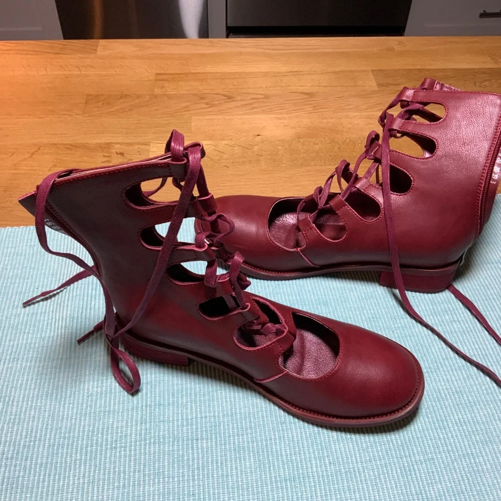Boots - Picture 5 of 6